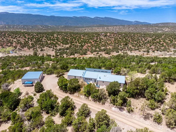 60 Kitsch Rd #D, Tijeras, NM 87059