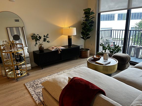 5th image of 2551 NE 192nd St #B