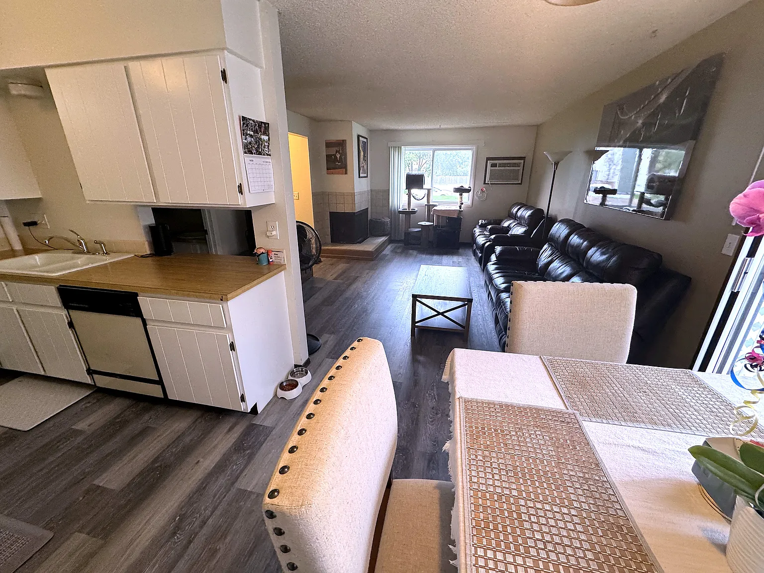 2 bed, 1.5 bath, 1150 sqft, $2,199 — Photo 1