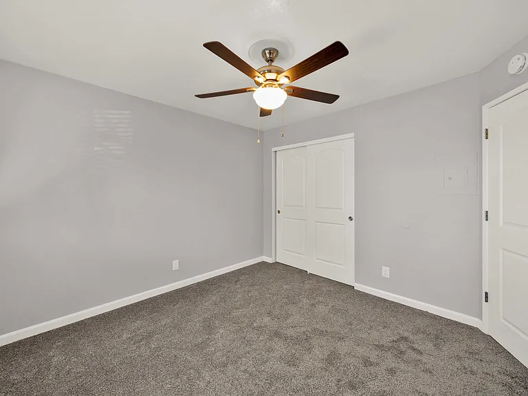 Heather Ridge Apartments — Photo 17