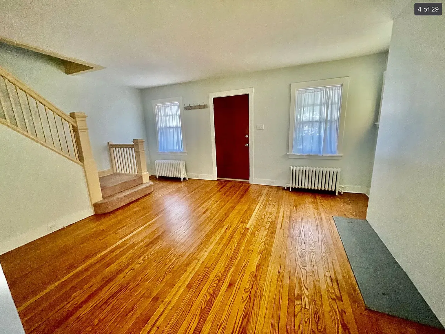 3 bed, 1100 sqft, $1,900 — Photo 4