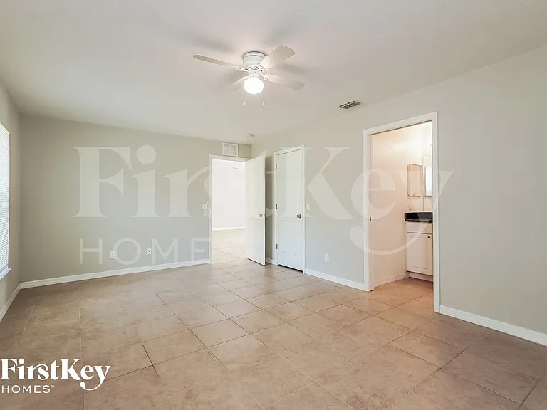 12246 Gulfstream Blvd — Photo 9