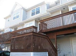 127 Windward Dr, Port Jefferson, NY 11777