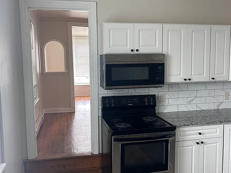 39 E North Ave — Photo 14