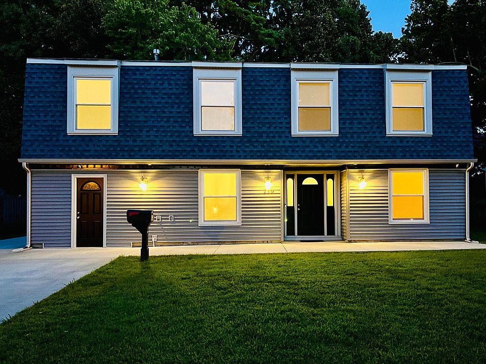 1st image of 759 Chatsworth Dr