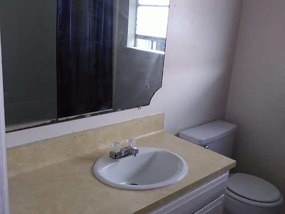 5th image of 1704 W McIntyre St #3