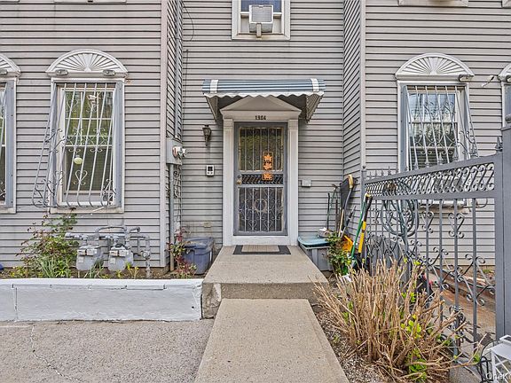 5th image of 1904 Daly Avenue #A