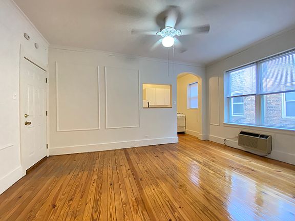 4th image of 755 W Cornelia Ave APT 100