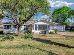 224 County Road 4674, Etoile, TX 75944
