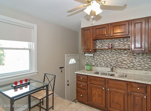 4th image of 1936 Newcastle Ave