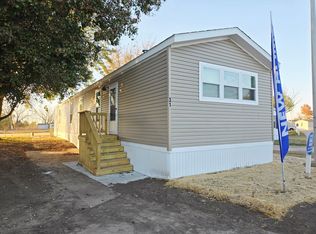 31 N Shawnee Dr #J031, Wichita, KS 67219