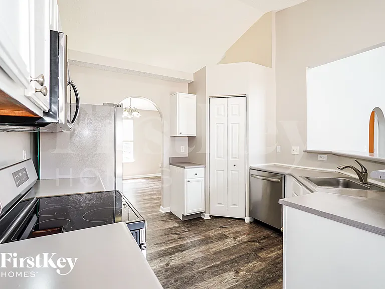 3253 Kady Ln — Photo 10