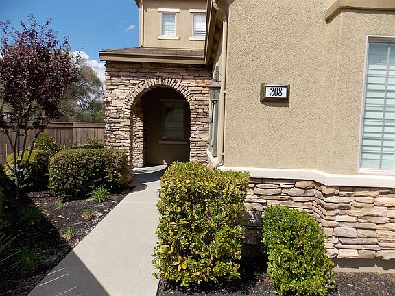2nd image of 208 Monteverde Ct