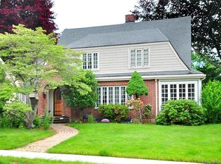 52 Woodrow St, West Hartford, CT 06107