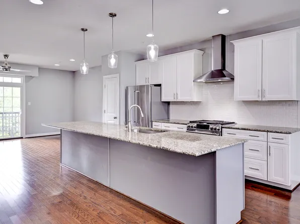 4939 Settlers Market Blvd, Williamsburg, VA 23188
