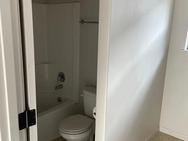 2021 N Q Cir — Photo 20