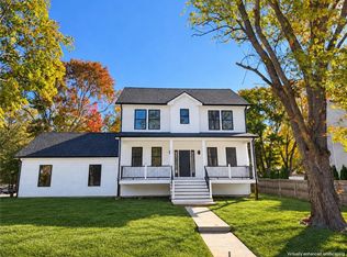 2 Bella Ct, North Providence, RI 02911