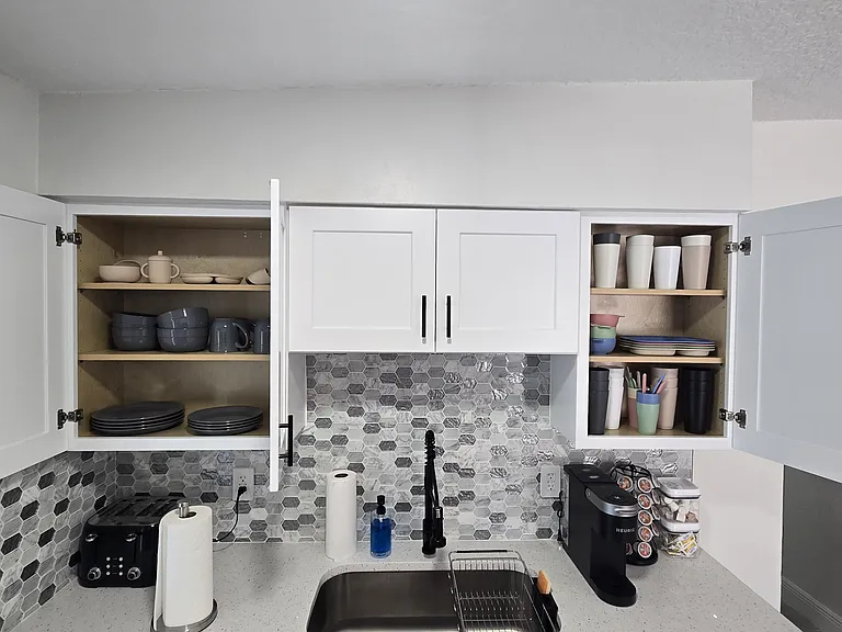 1107 E South St — Photo 17