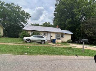 810 South St E, Talladega, AL 35160