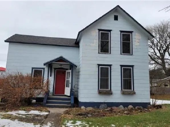 604 Briggs Ave S, Park River, ND 58270