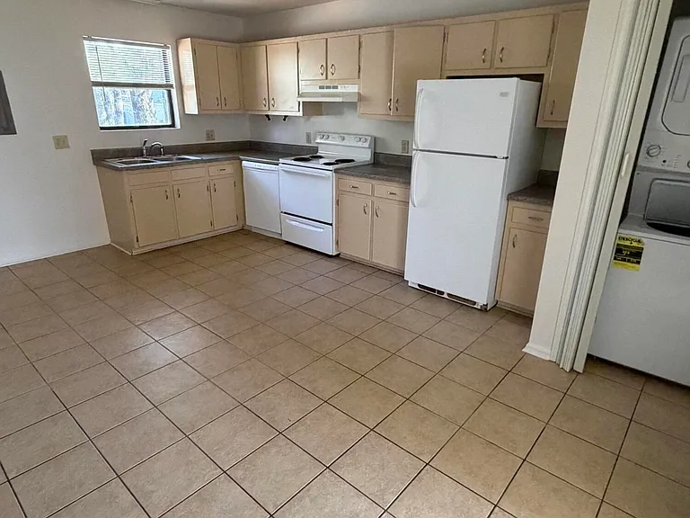 128 Cordell Cir — Photo 9