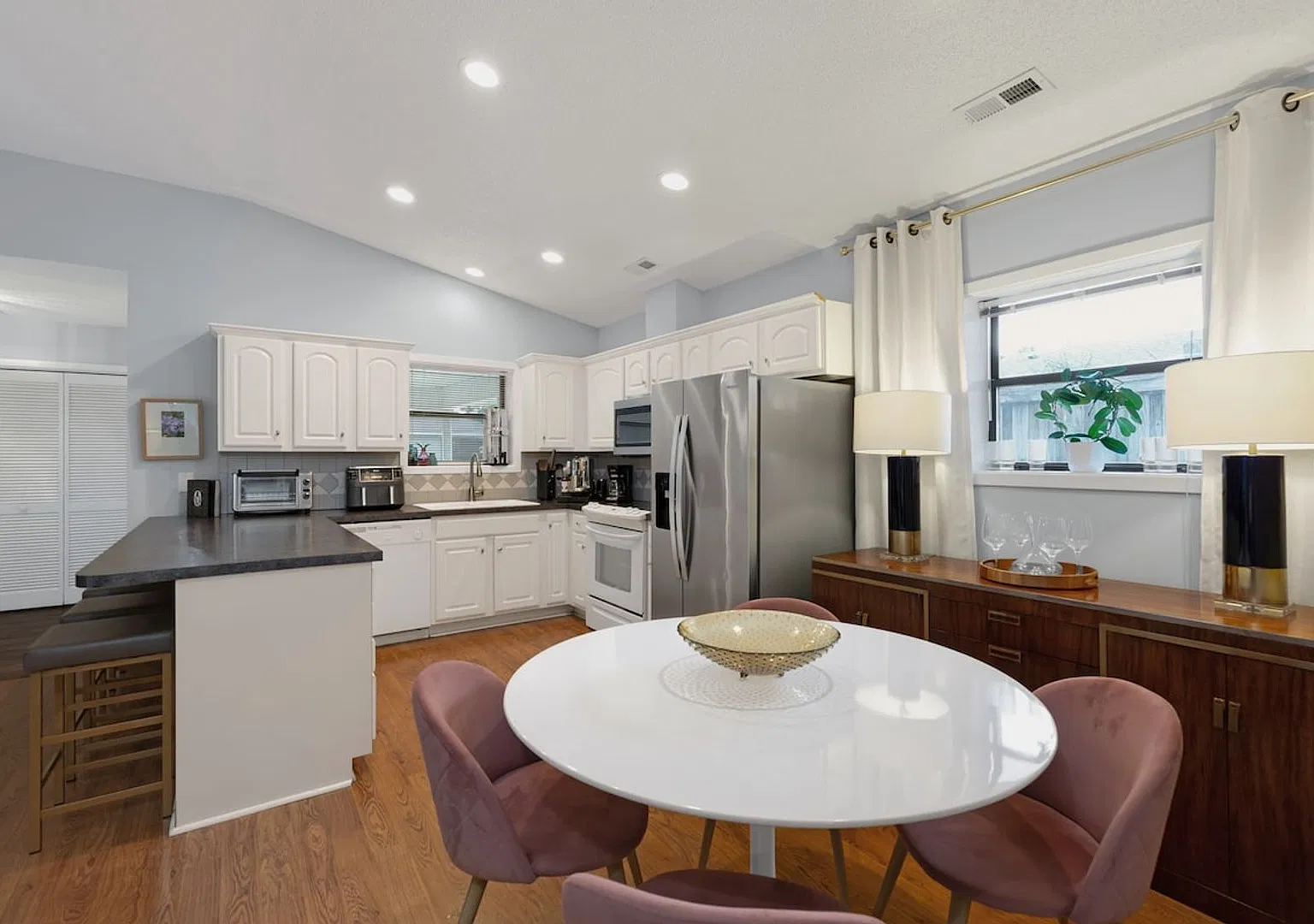 Comfortable 3 Bedroom Patio Home in a Convenient Wilmington Location — Photo 4