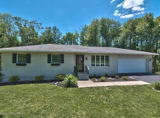 240 Halstead Rd, Clifford Township, PA 18470