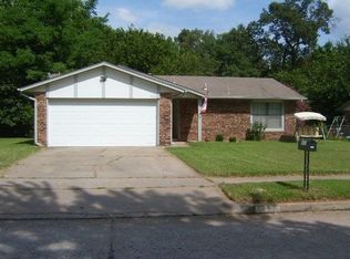 7605 S Juniper Pl, Broken Arrow, OK 74011