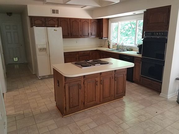 4th image of 4508 Marquis Pl