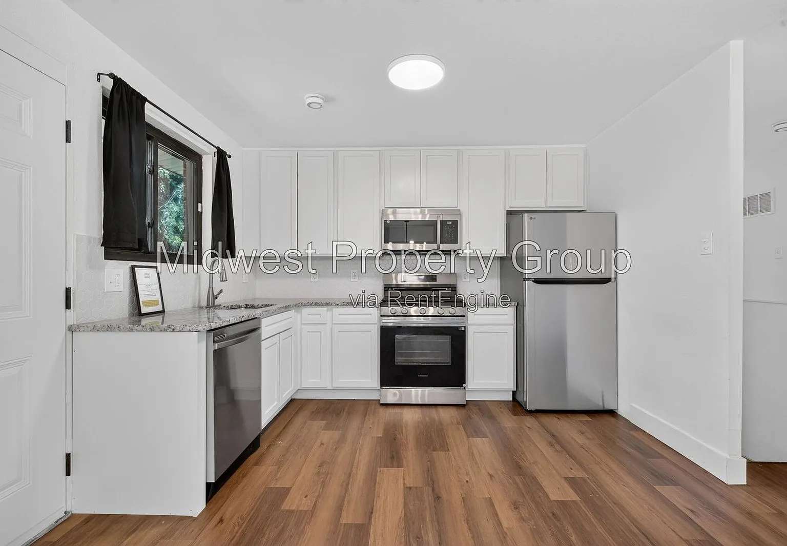3 bed, 1.5 bath, 1140 sqft, $1,395 — Photo 3