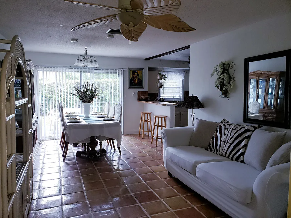 3624 Avenue De Gien