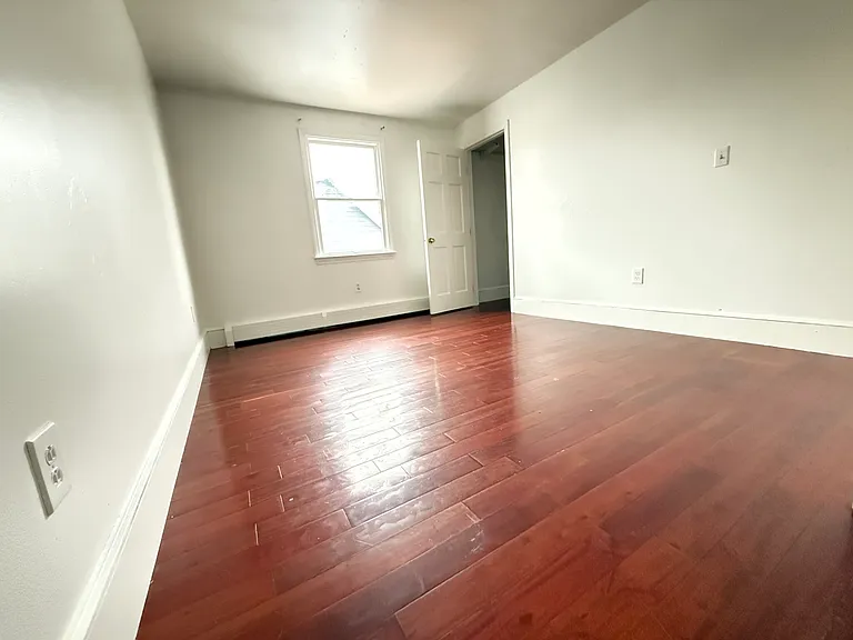 122 Sumner St #2 — Photo 8