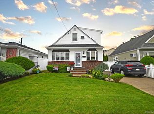 361 Travis Ave, Elmont, NY 11003