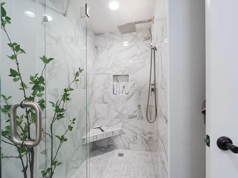 585 S Kroeger St — Photo 19