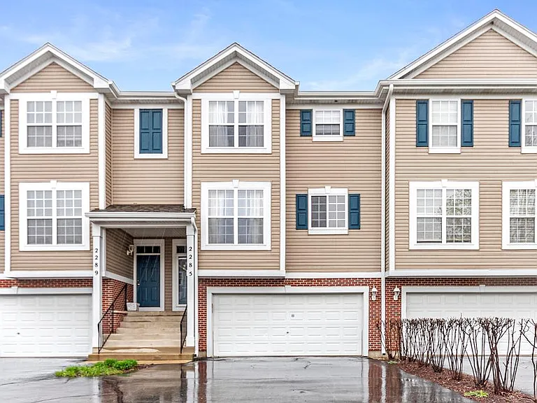 2285 Hudson Cir #2285 — Photo 1