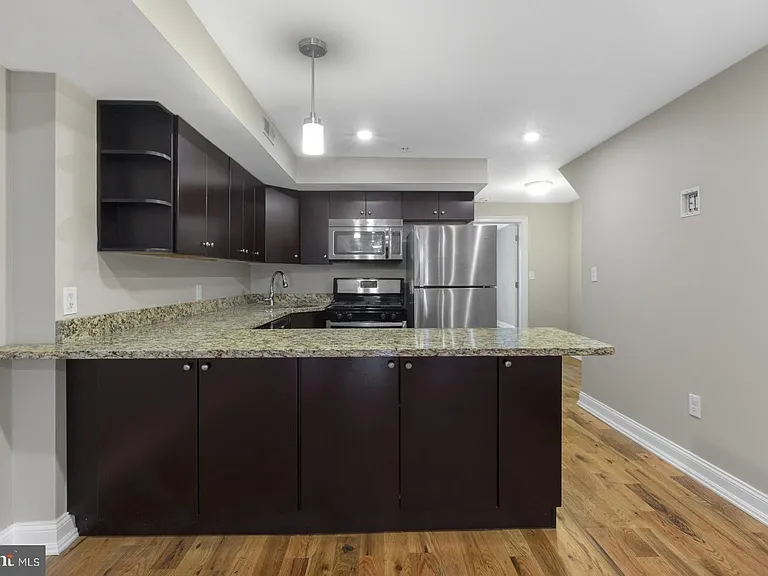 704 Alter St #D — Photo 5