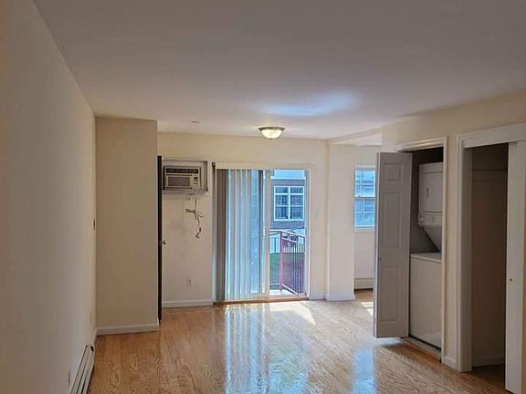 3rd image of 8402 143rd St