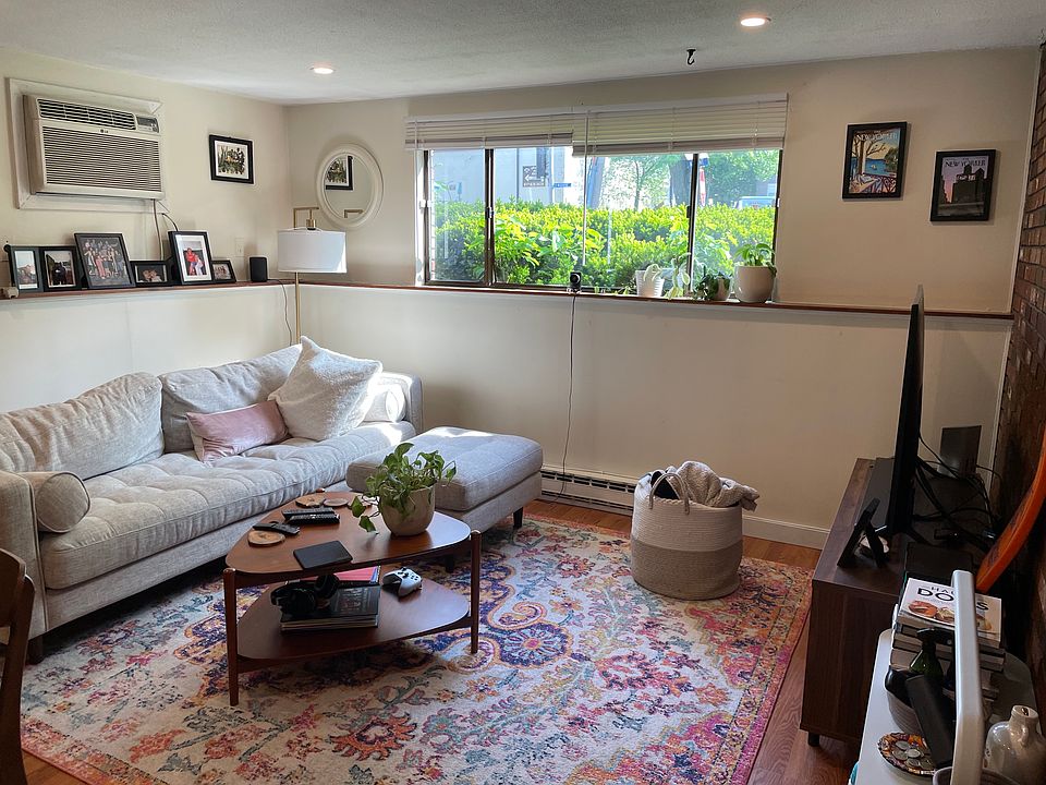 1st image of 102 Alpine St #5