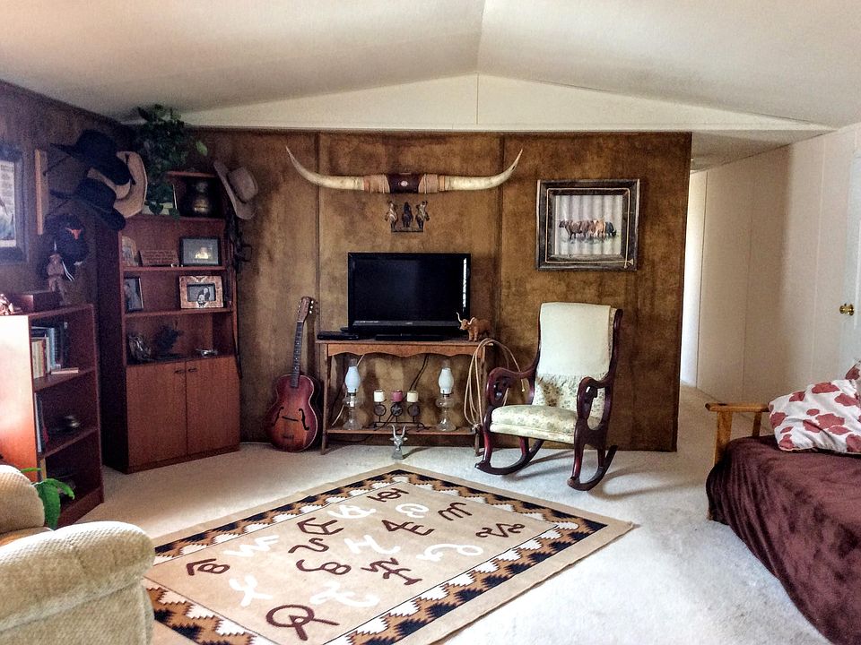 1st image of 109 Esperanza