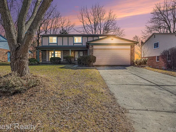 3095 Rolling Green Cir S, Rochester Hills, MI 48309