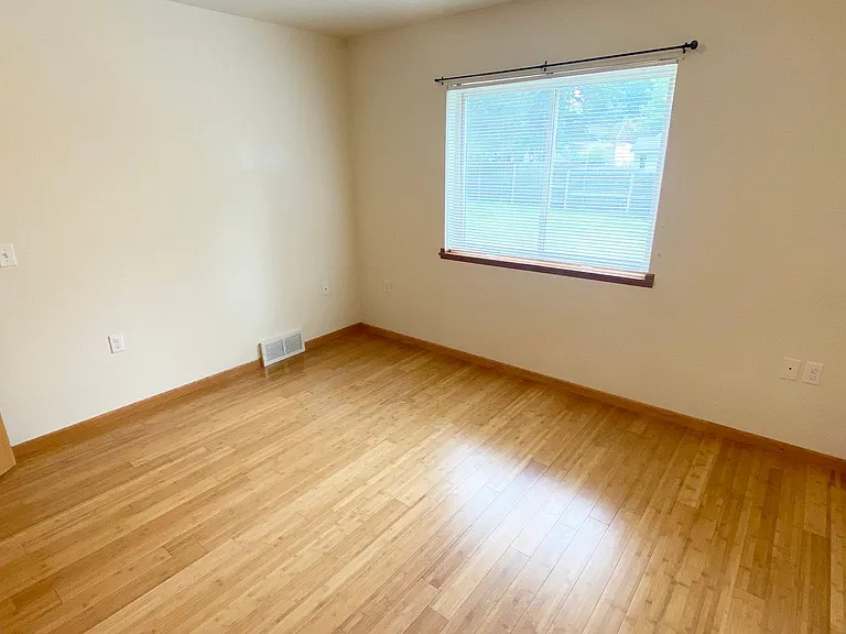 1441 Madison St — Photo 8