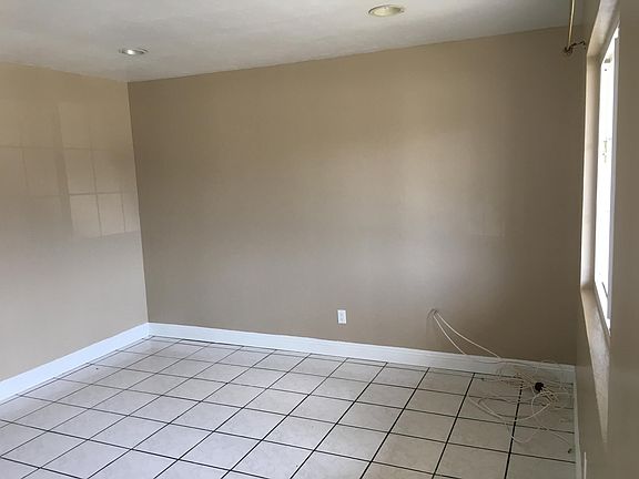 5th image of 315 Magdalena Dr