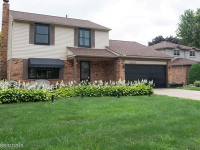 40438 Page Dr, Sterling Heights, MI, 48313