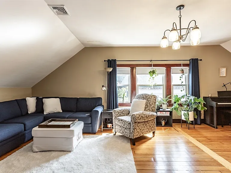 256 Maple St #3 — Photo 2