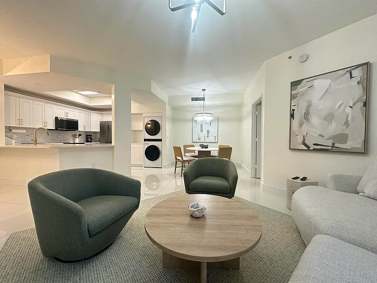 630 Sapodilla Ave #110 — Photo 5