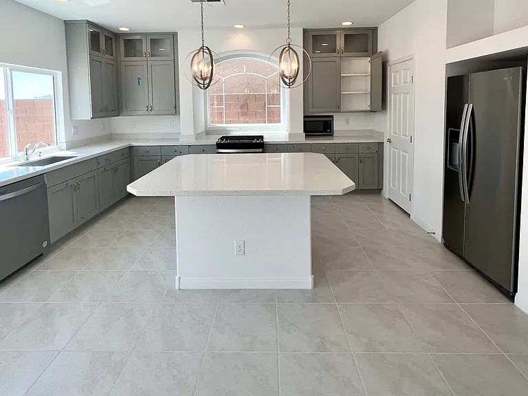 10314 Sterling Creek St — Photo 2