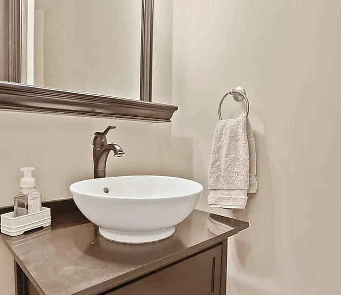 627 Lakeview Dr — Photo 15