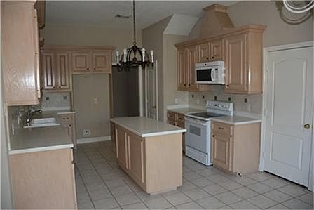Spacious Kitchen