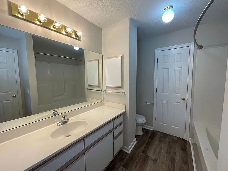 Meridian Park Apartments — Photo 161