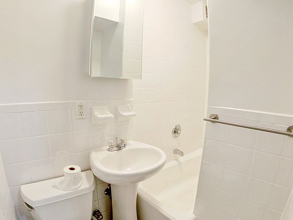 2nd image of 162 E 7th St #2G